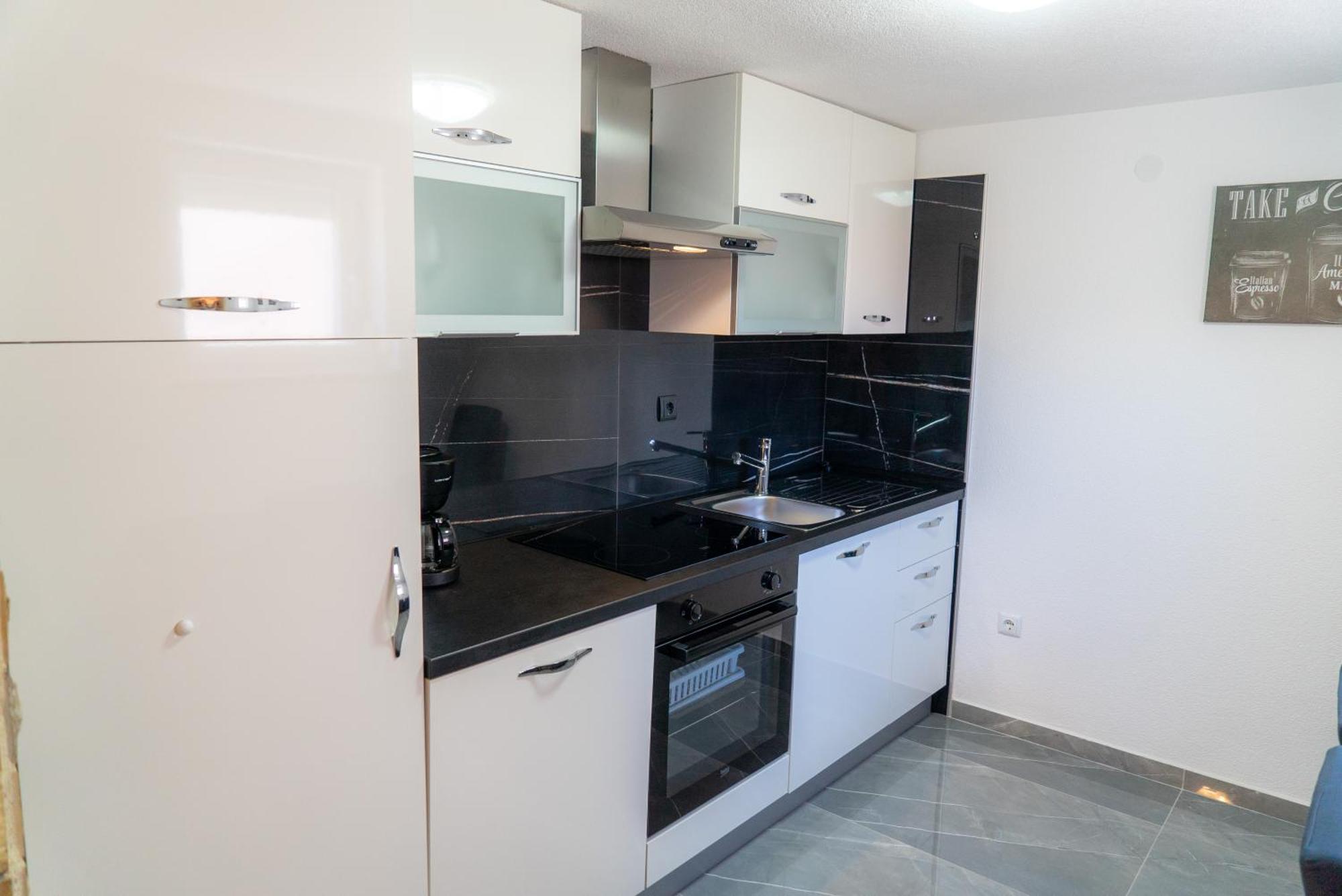 Apartments Zubcic ティスノ エクステリア 写真