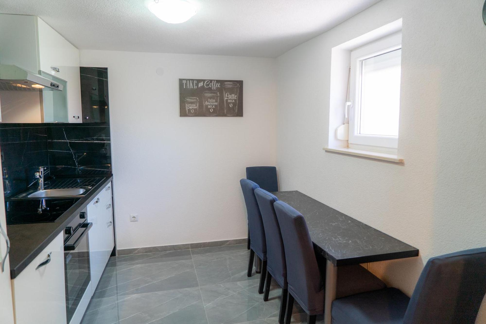 Apartments Zubcic ティスノ 部屋 写真